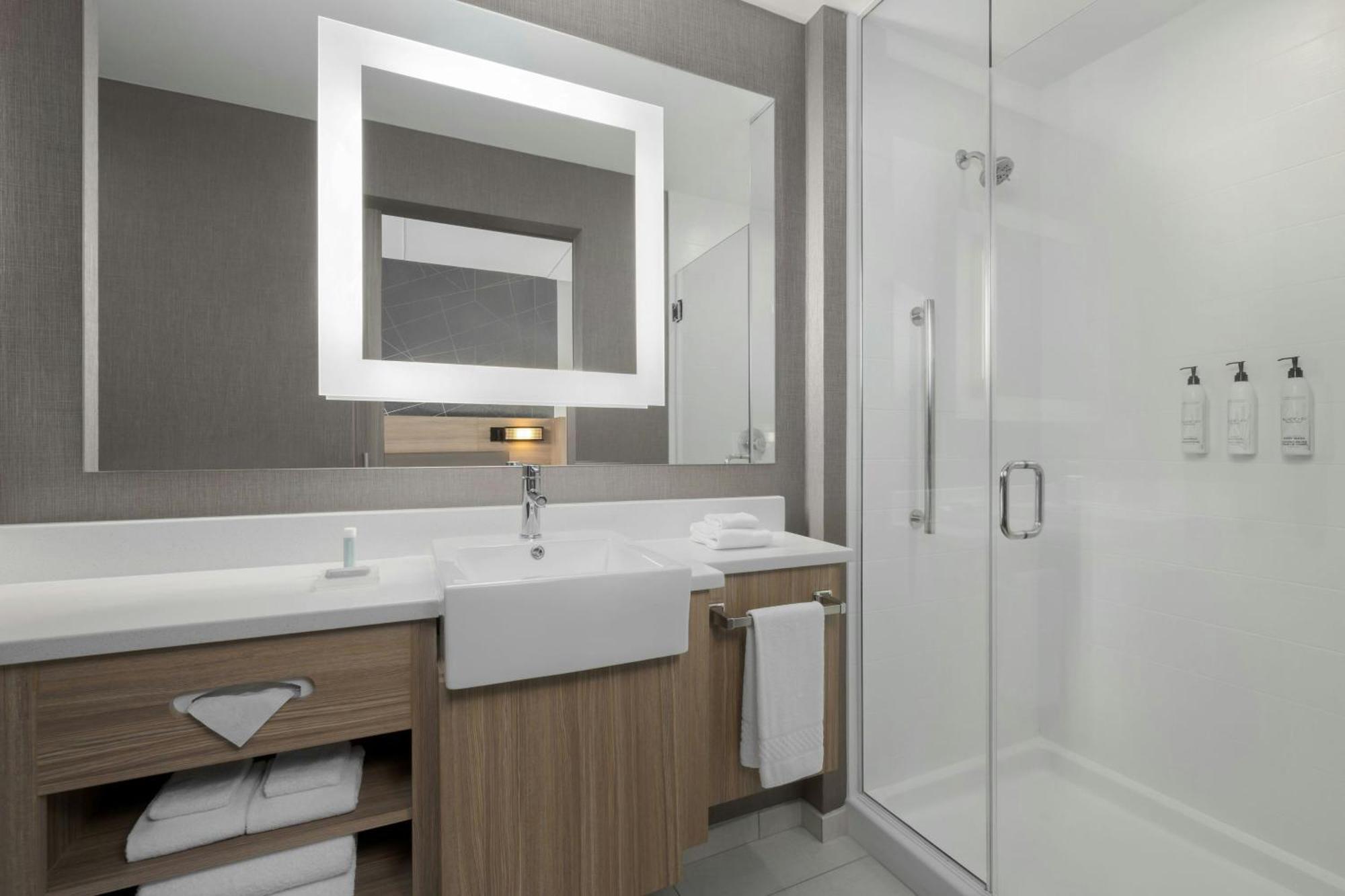 Springhill By Marriott Downtown/university Area Hotel
