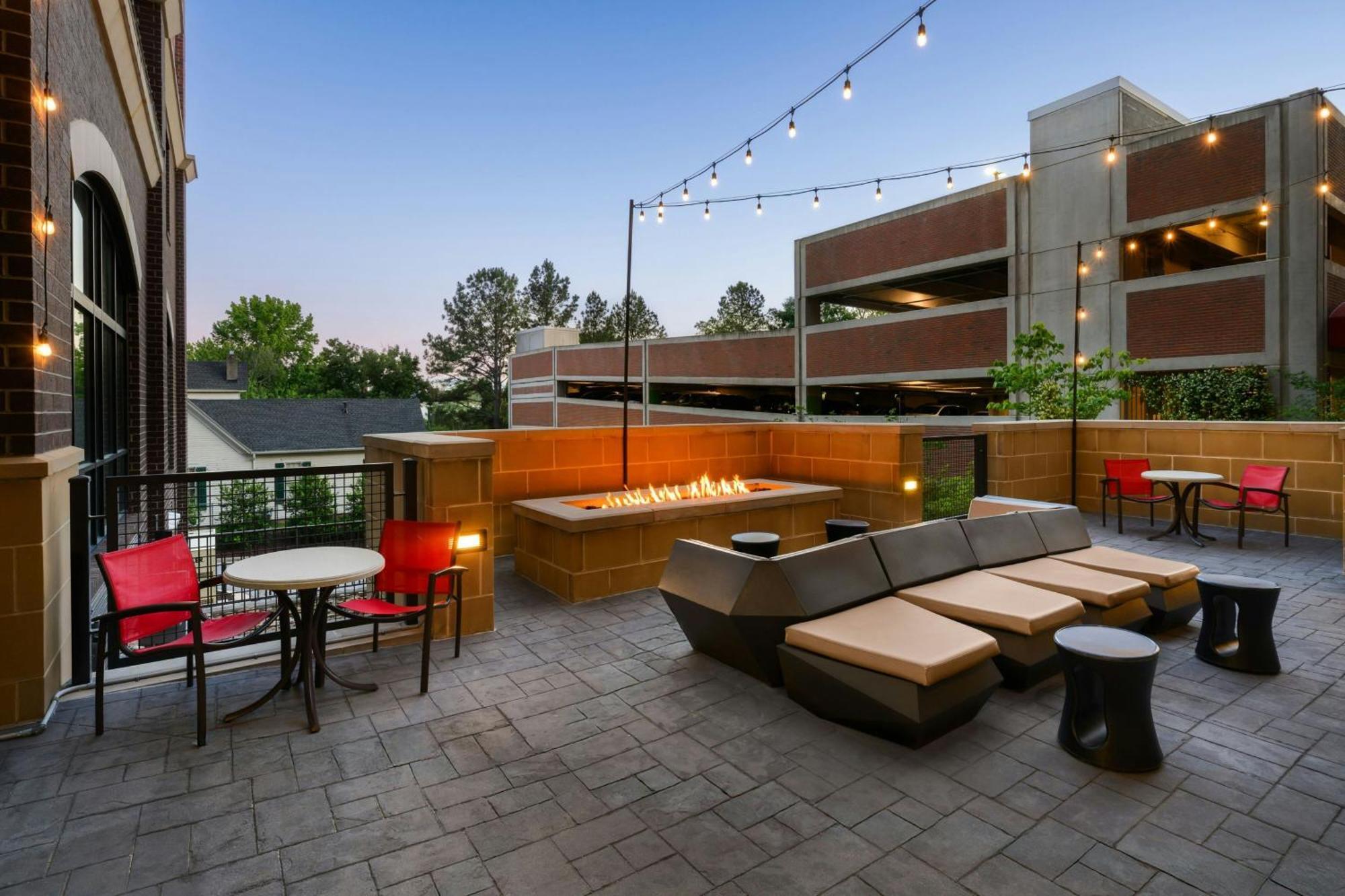 Springhill By Marriott Downtown/university Area
