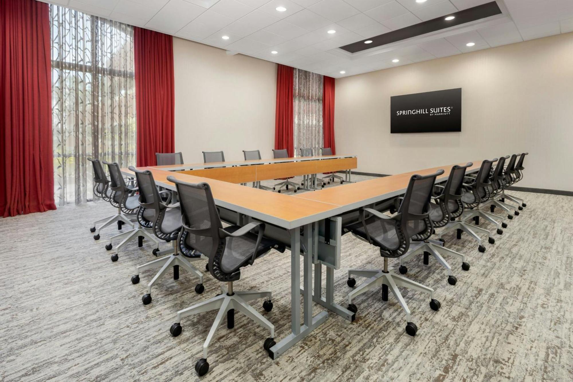 Springhill By Marriott Downtown/university Area 3*