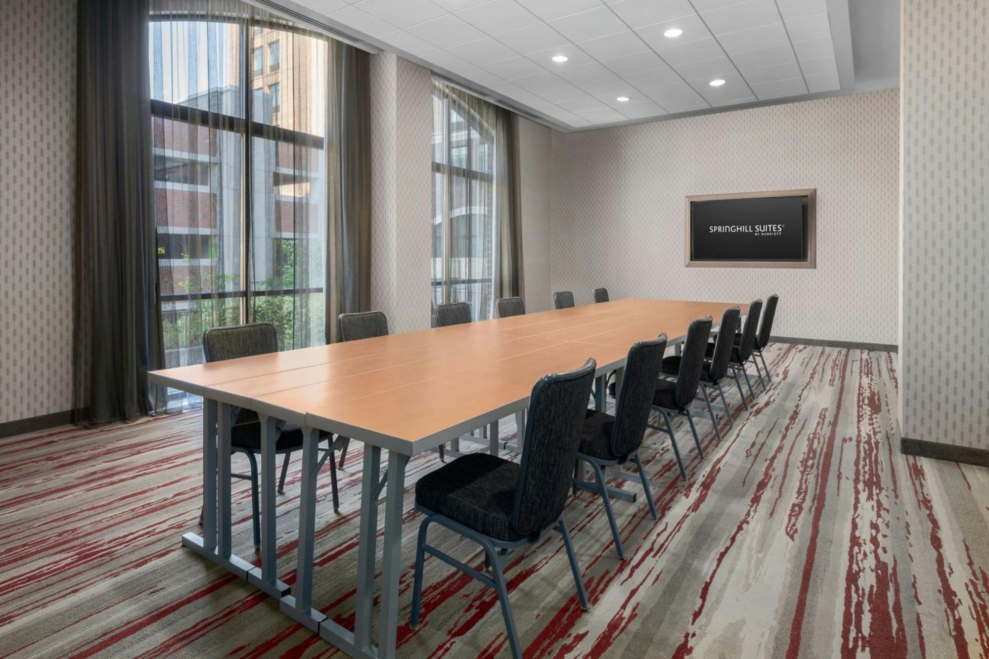 Springhill By Marriott Downtown/university Area